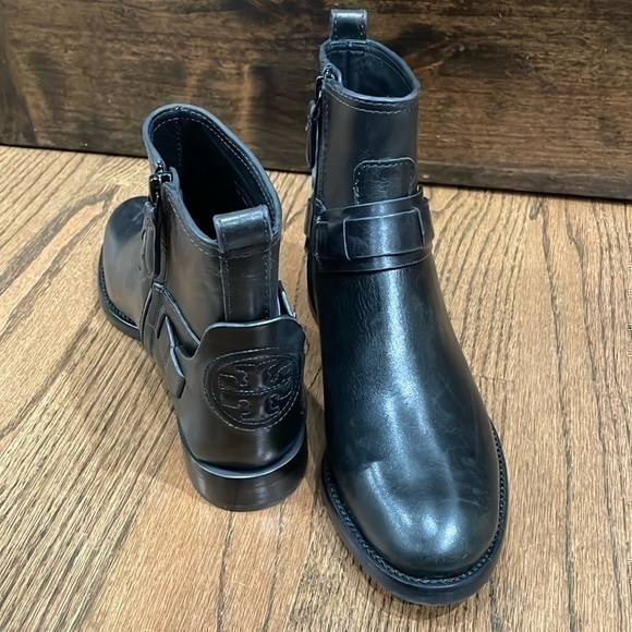 Tory Burch Shoes - Tory Burch Miller Logo Medallion Chelsea Bootie Colton Boot Black 5 NEW